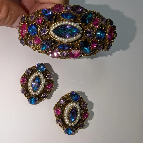 EVC SIGNED WEISS GOLD TONE CRYSTAL RHINESTONES & FX PEARLS HINGE BRACELET & EARR - Picture 11 of 14